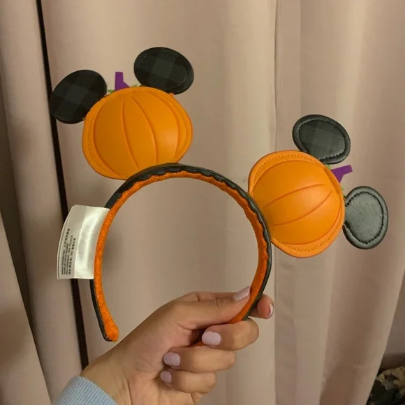 Minnie Ears Halloween Pumpkins - Picture 2 of 3